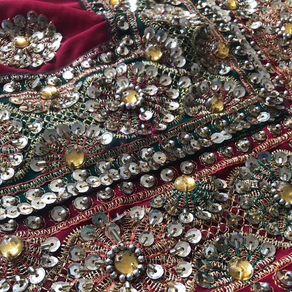 Gorgeous Wedding Saree - Picture 5 of 16